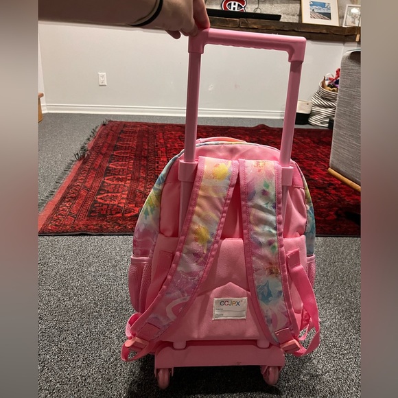 Like new kids rolling overnight bag/ carry on - Picture 3 of 7